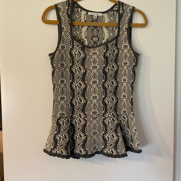 CAbi Tops - CABI knitt top